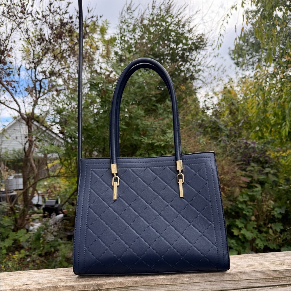 Navy Quilted One Side Satchel/Crossbody Footed Not Leather Unbranded Purse